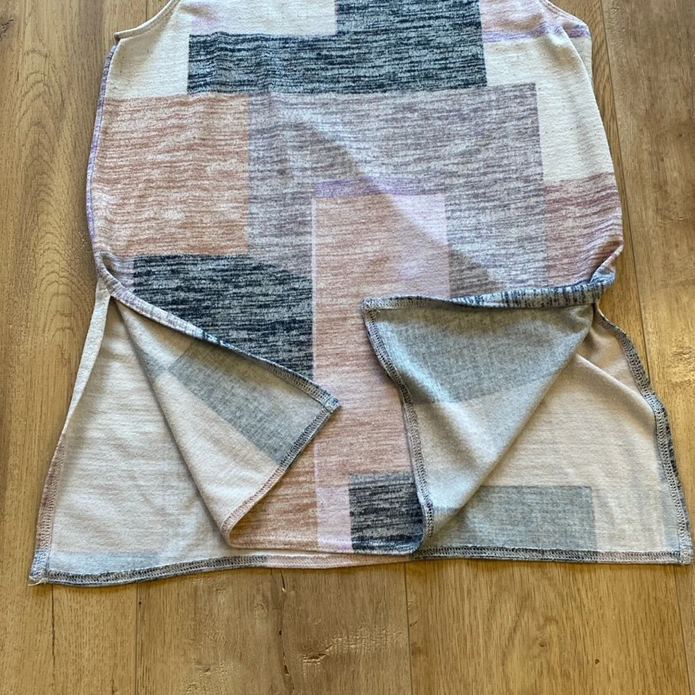 Wilfred Free | Ornella tank in pink, grey, purple, cream (Aritzia) - Picture 4 of 11